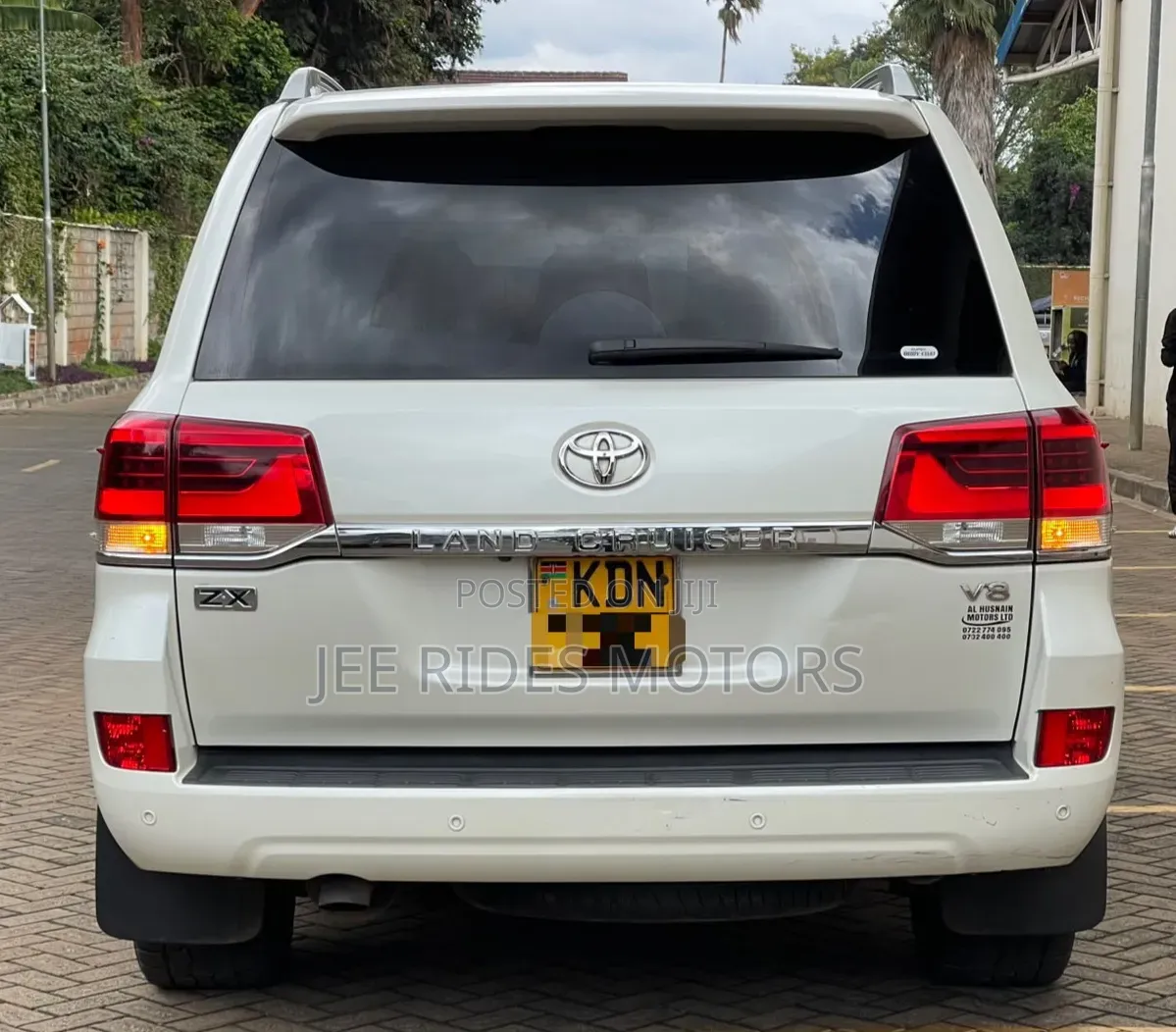 Toyota Land Cruiser 2016 White