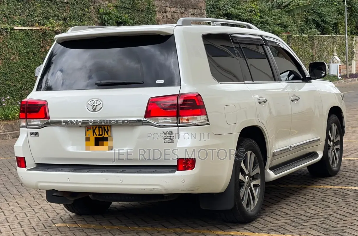 Toyota Land Cruiser 2016 White