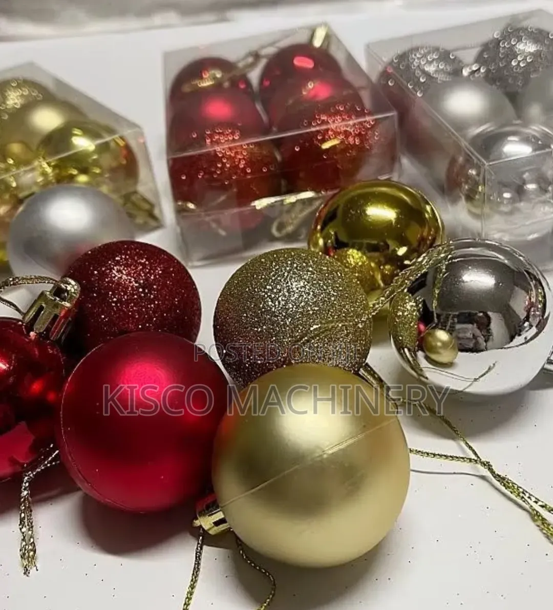 6 PCS Set Shiny, Matte, and Glittery Plastic Christmas Baubles Balls