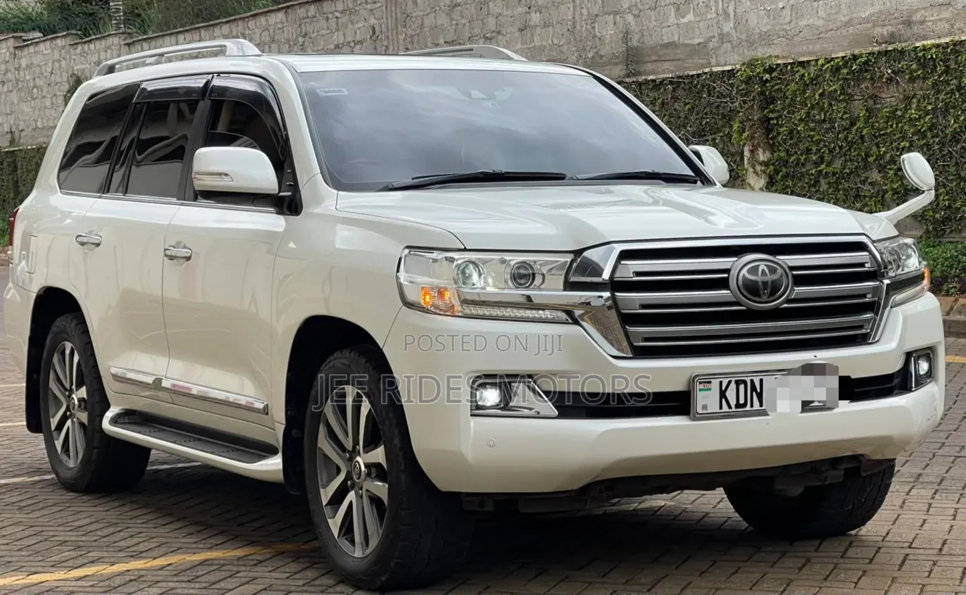 Toyota Land Cruiser 2016 White