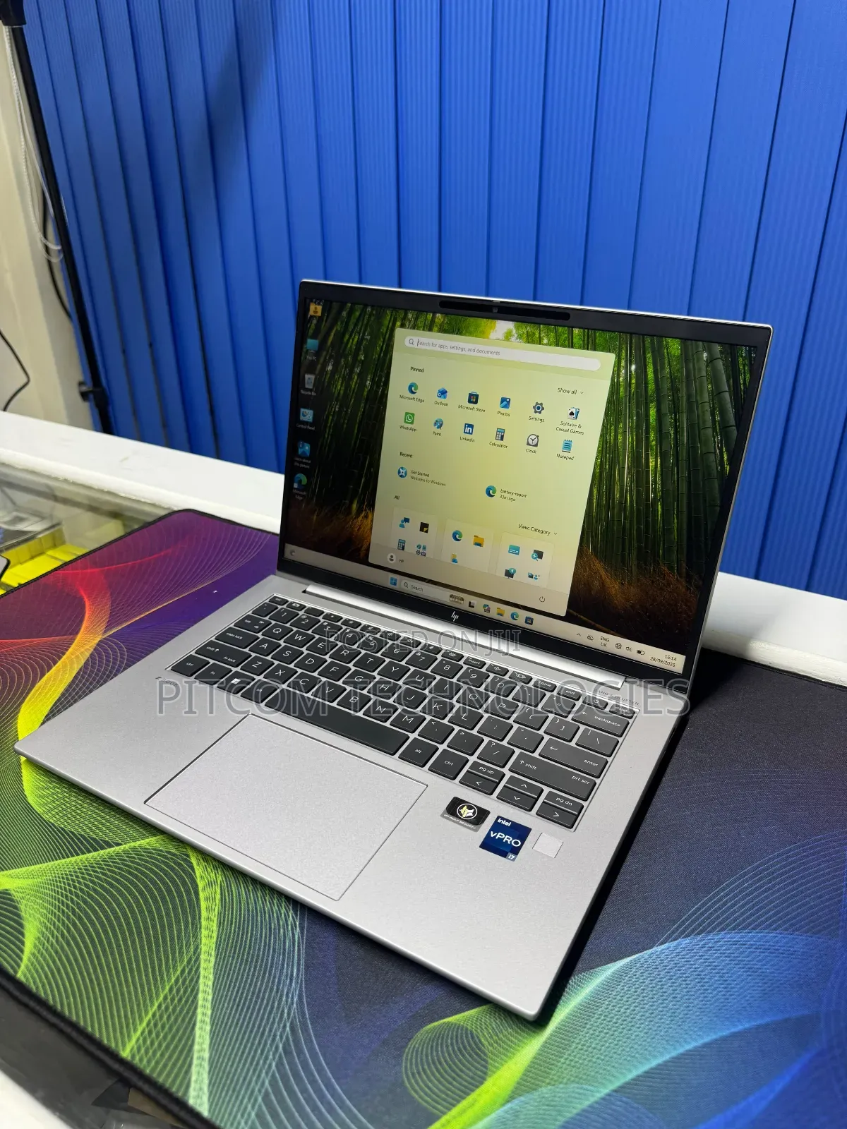 New Laptop HP ZBook Firefly G9 16GB Intel Core i7 SSD 512GB