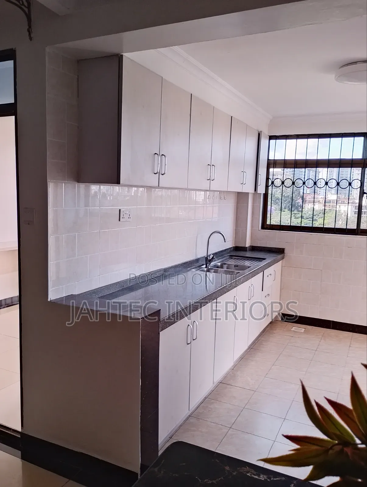 Morden Kitchen Cupboards Fitting In