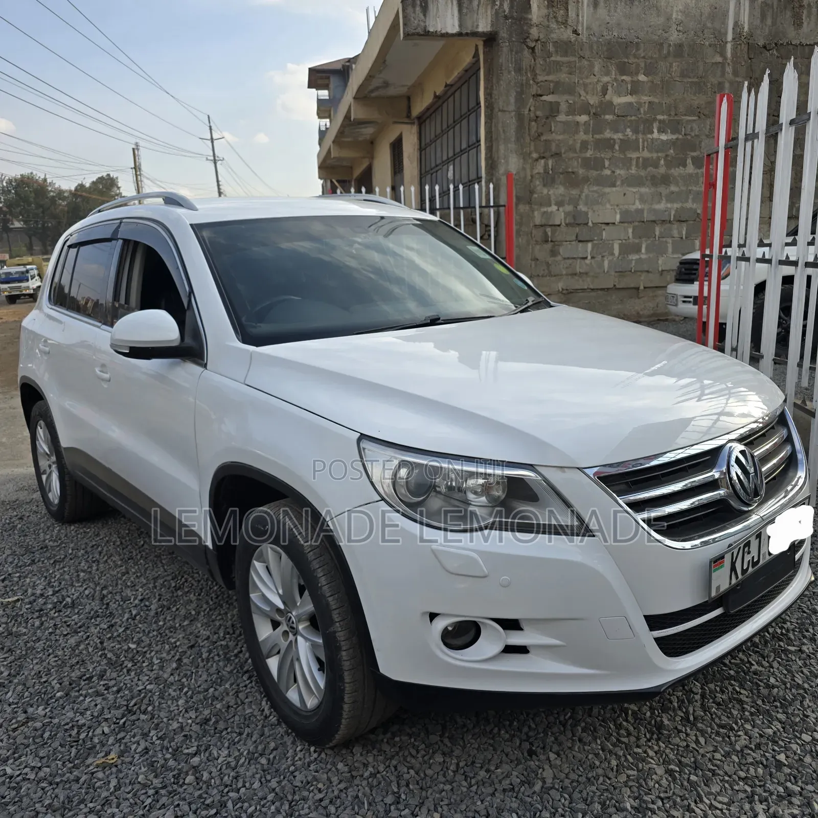 Volkswagen Tiguan 2010 Pearl