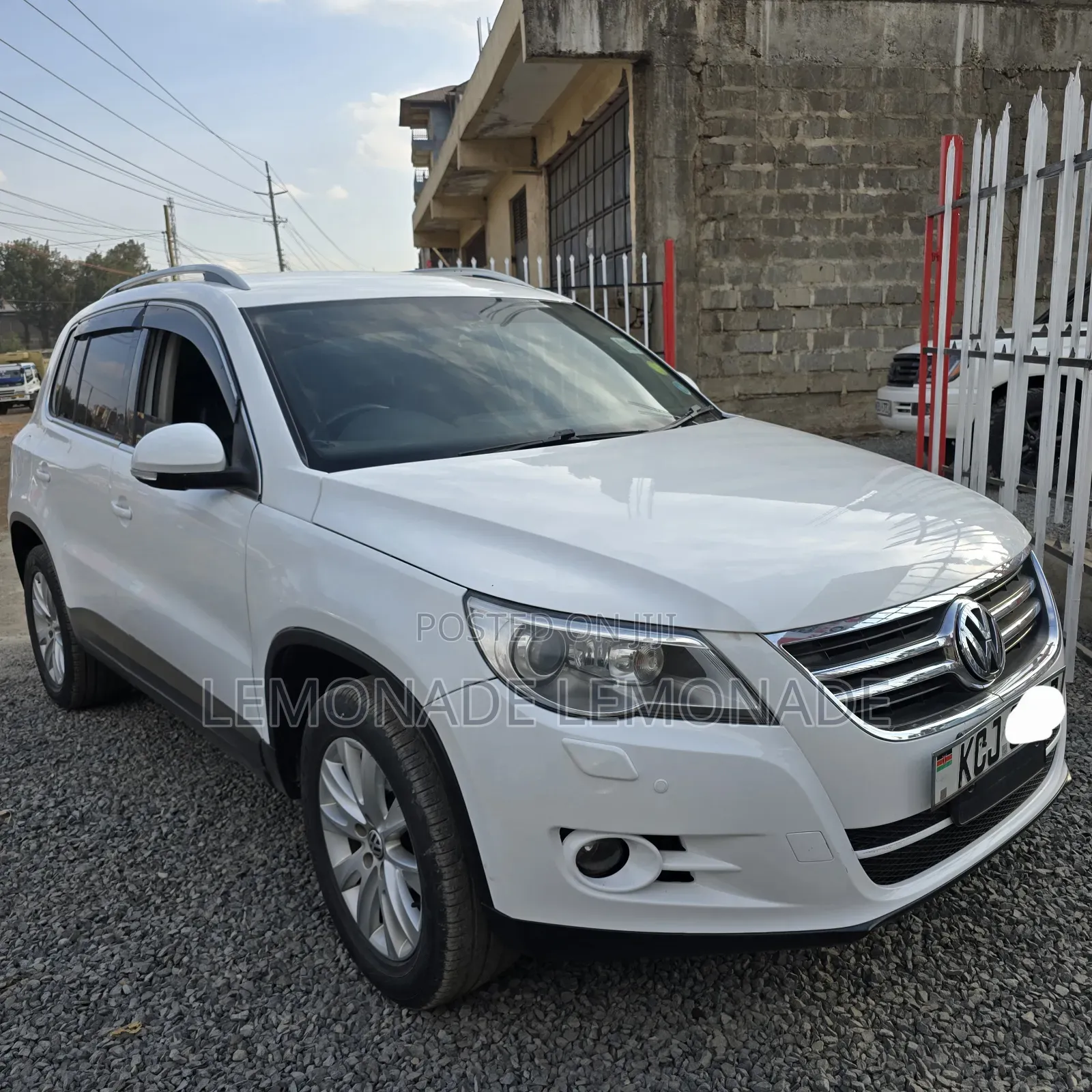 Volkswagen Tiguan 2010 Pearl