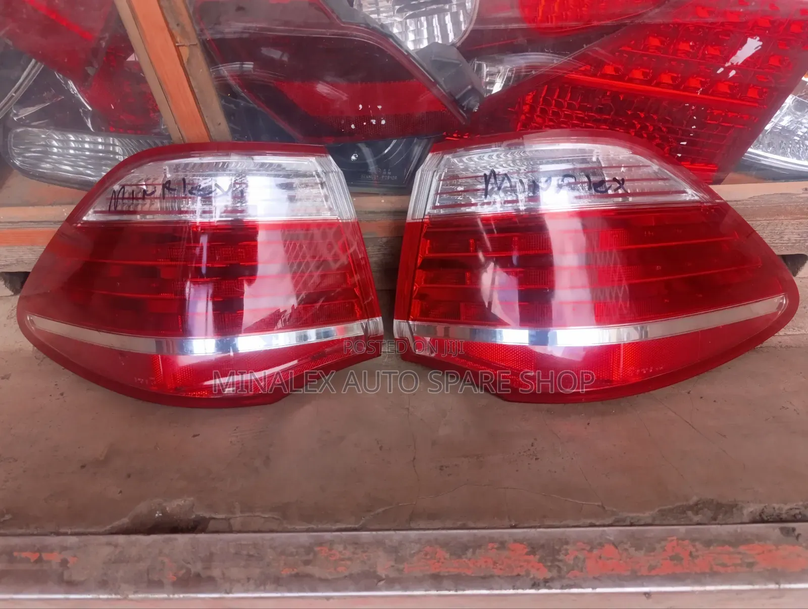 Backlights Toyota Crown Ref Stripe