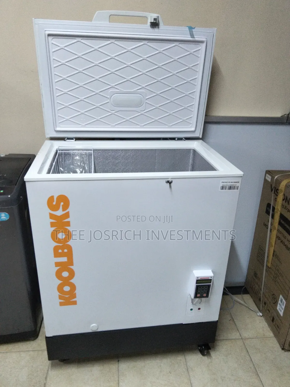 Solar Powered Freezer 200 Litres Comes With Two Big Solar Panels