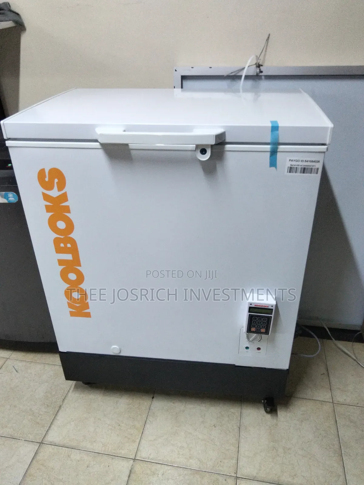 Solar Powered Freezer 200 Litres Comes With Two Big Solar Panels