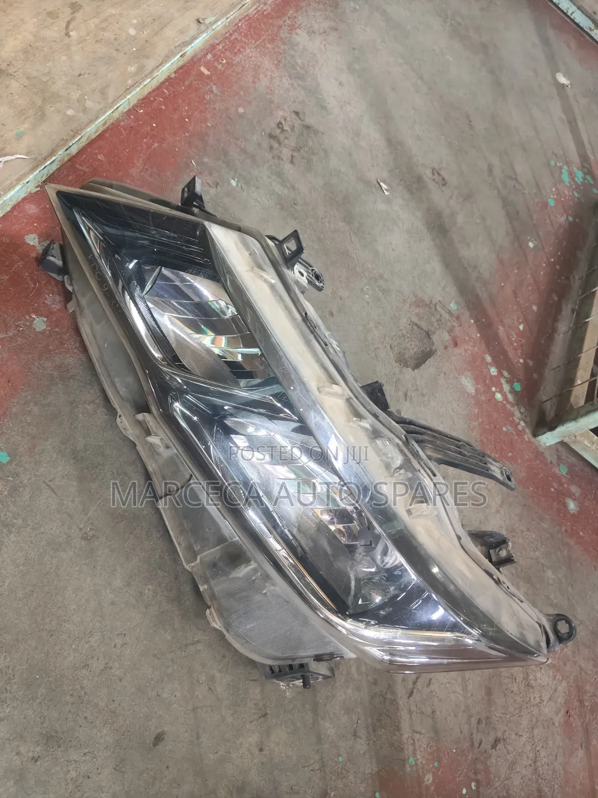 Headlight Lower Nissan Serena Non