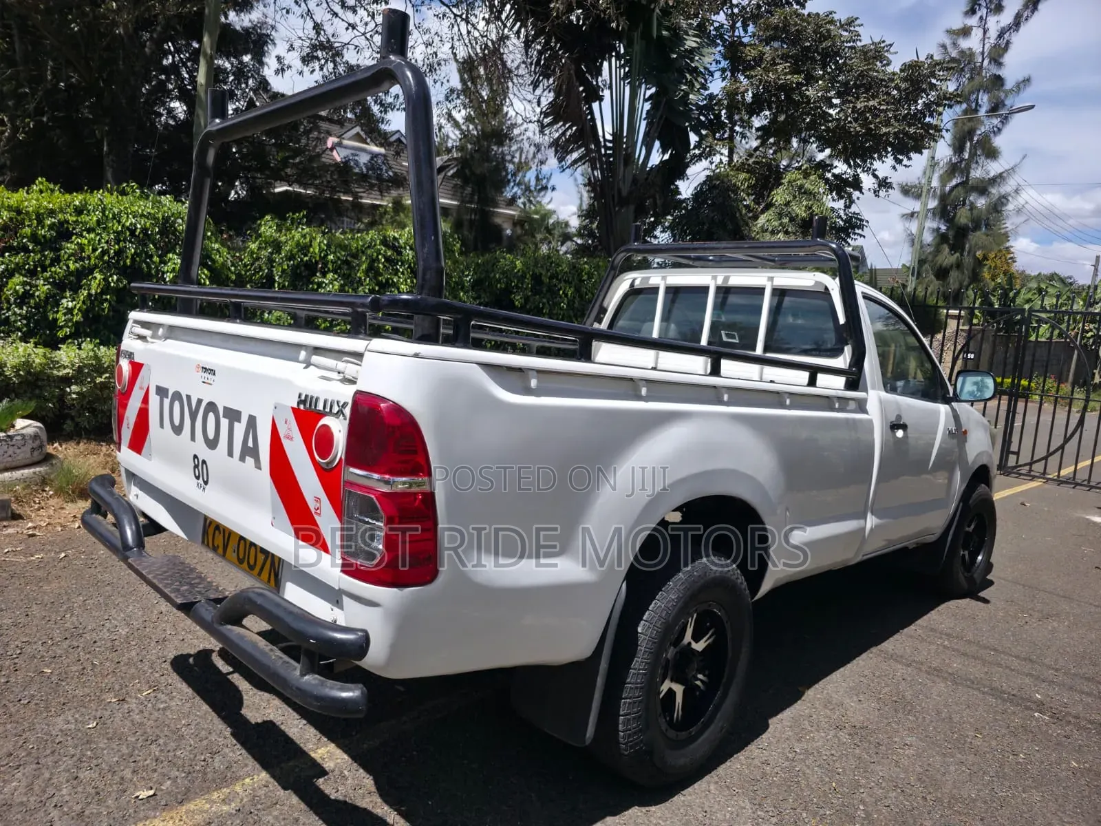 Toyota Hilux 2012 Off white