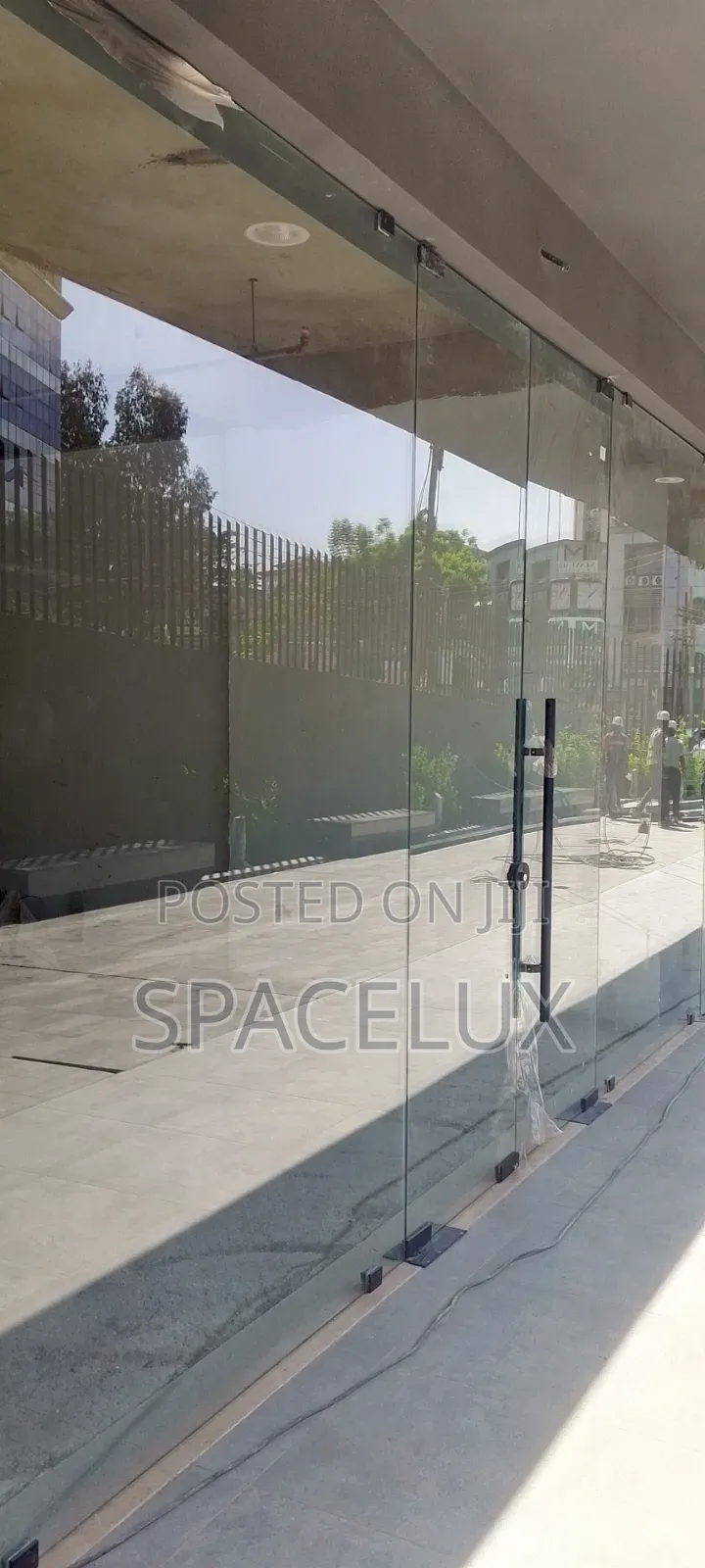 Strategic Visible Mall Shop Spaces