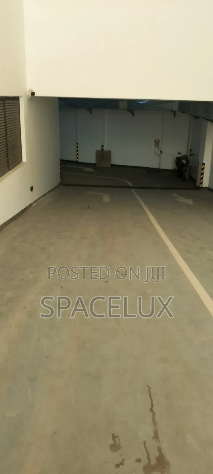 Strategic Visible Mall Shop Spaces