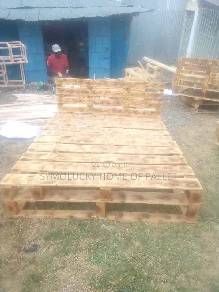 5*6 Pallet Bed Without Drawers. Extra Heavy Duty Framed Blazed Pallet