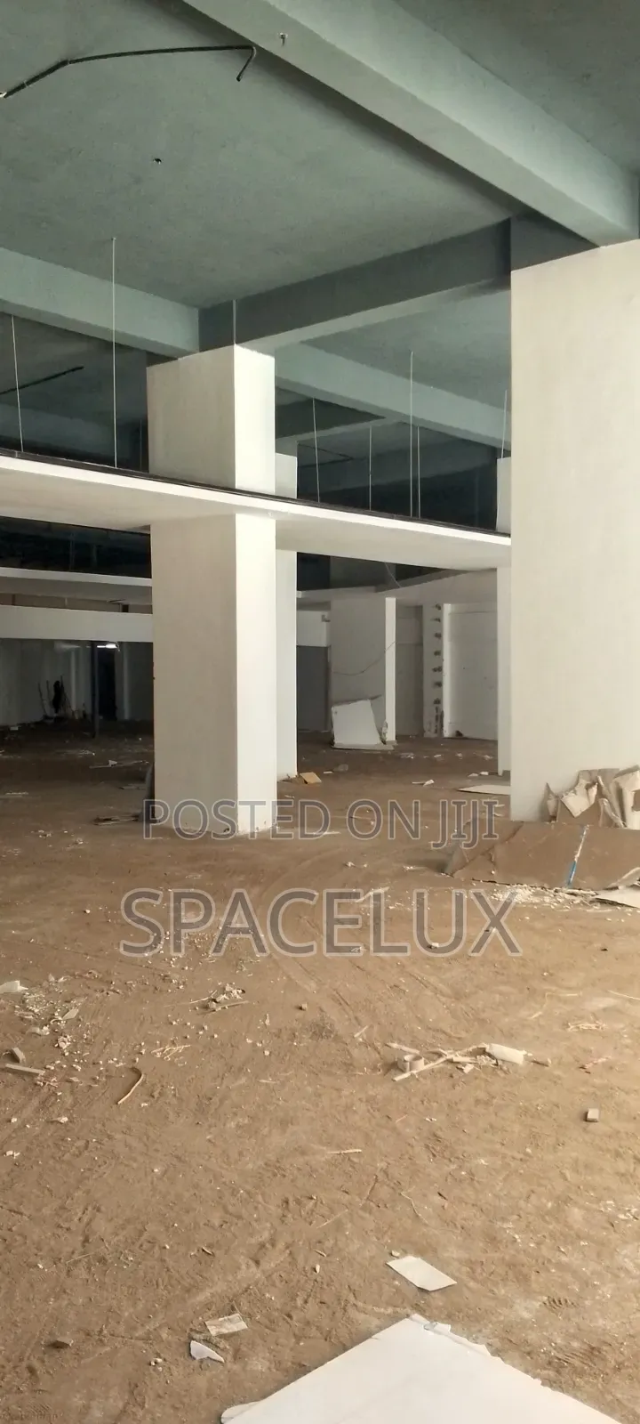 Showroom/Supermarket Space