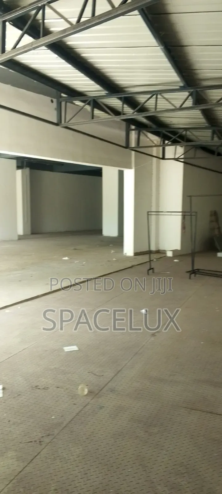 Showroom/Supermarket Space