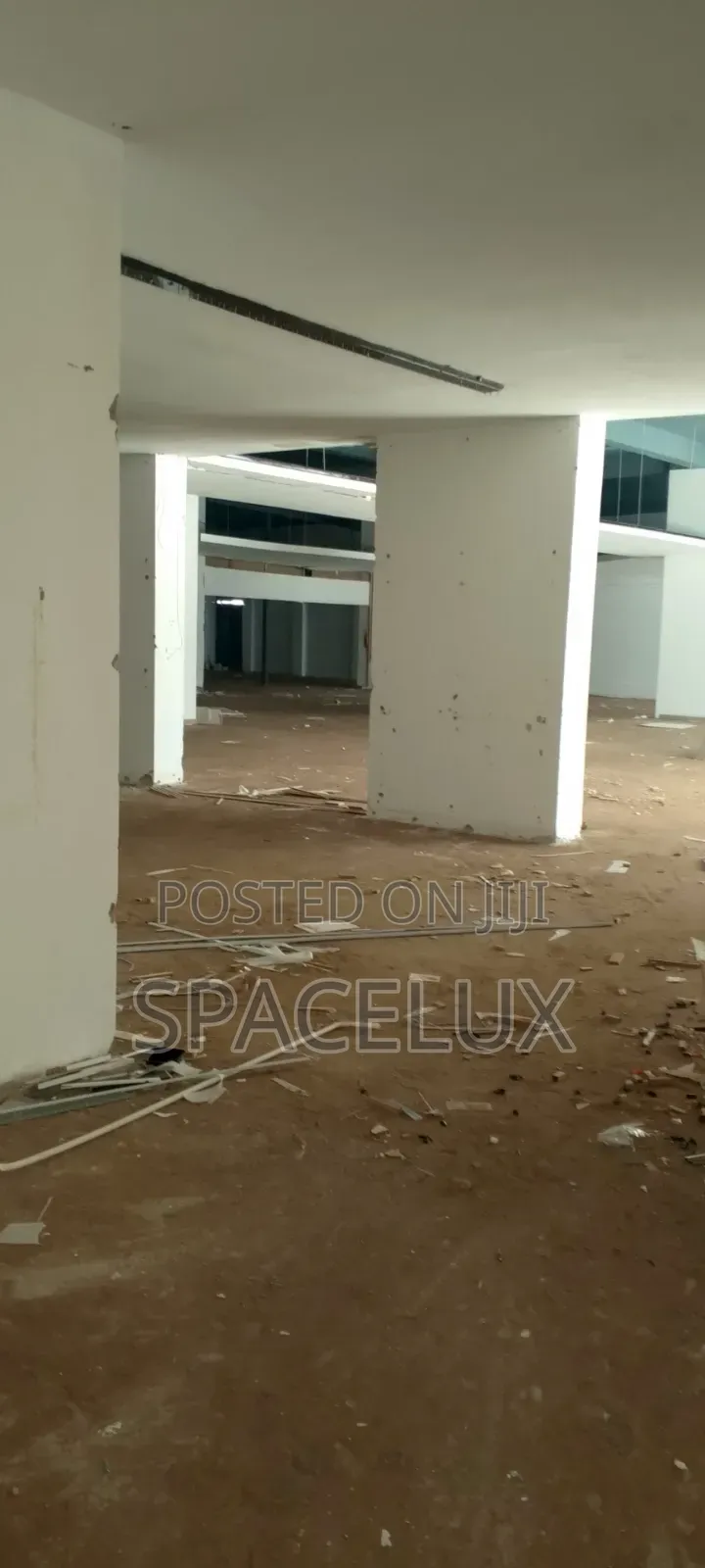 Showroom/Supermarket Space