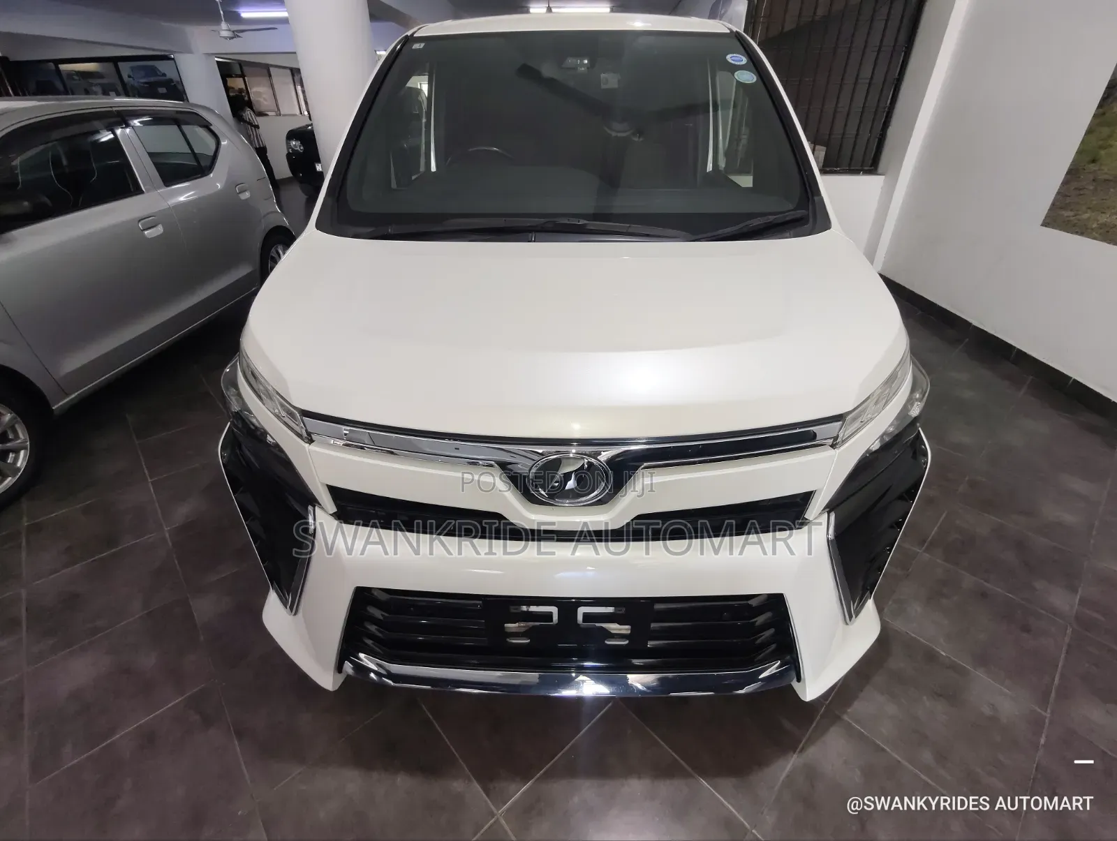 Toyota Voxy V 2WD 8-Seater 2019 White