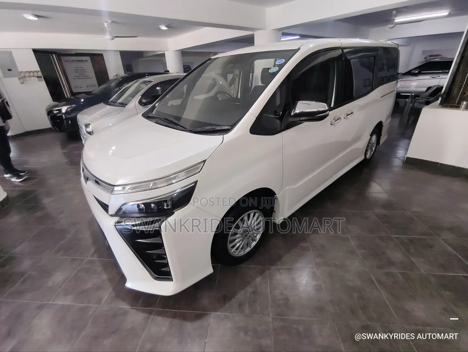 Toyota Voxy V 2WD 8-Seater 2019 White