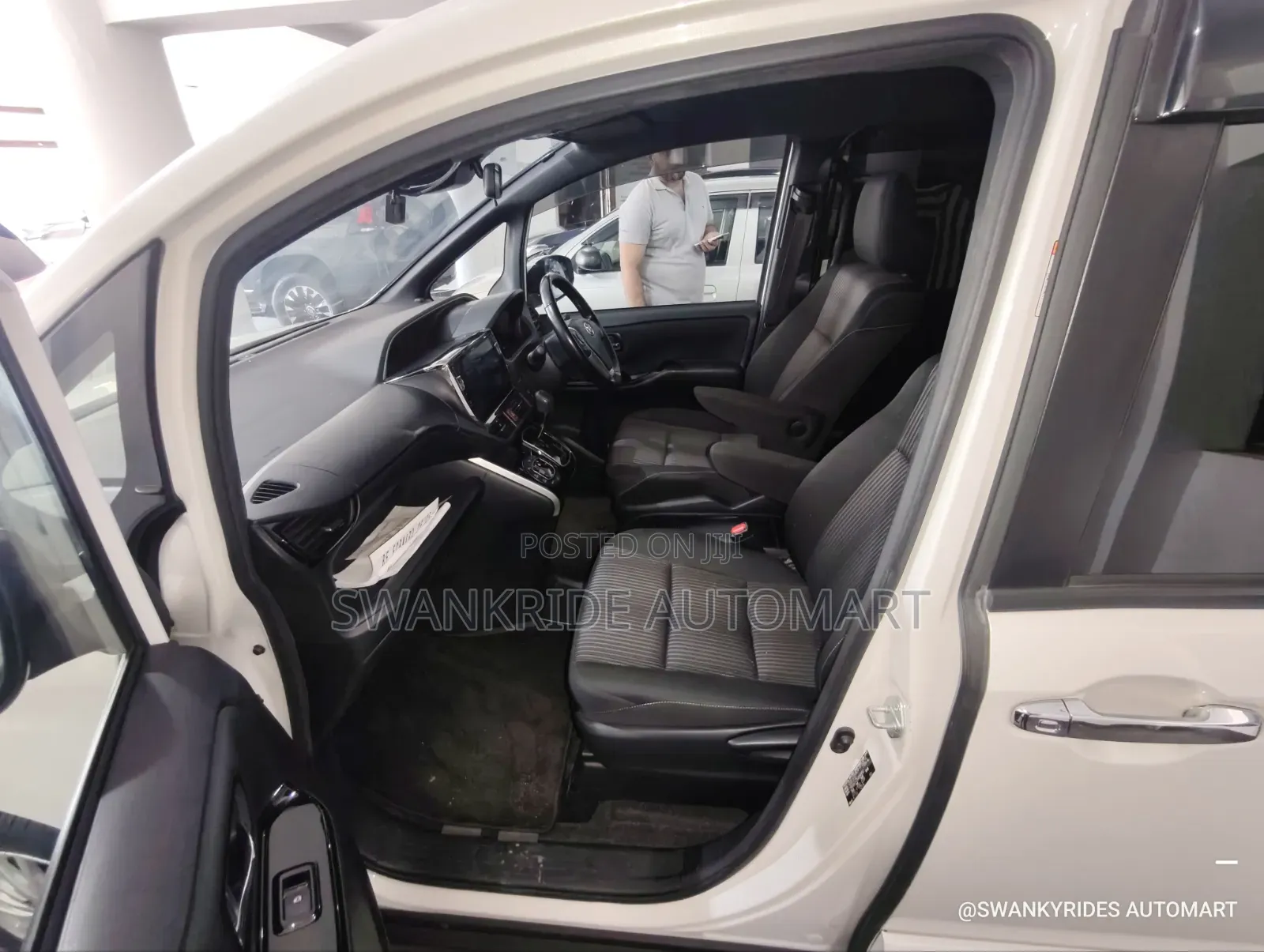 Toyota Voxy V 2WD 8-Seater 2019 White