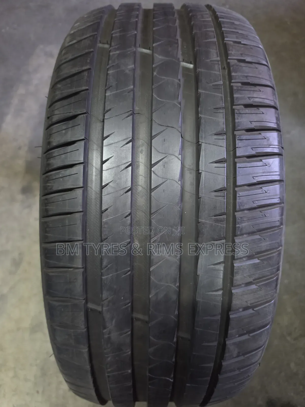 255 /40 R21 Michellin Tires