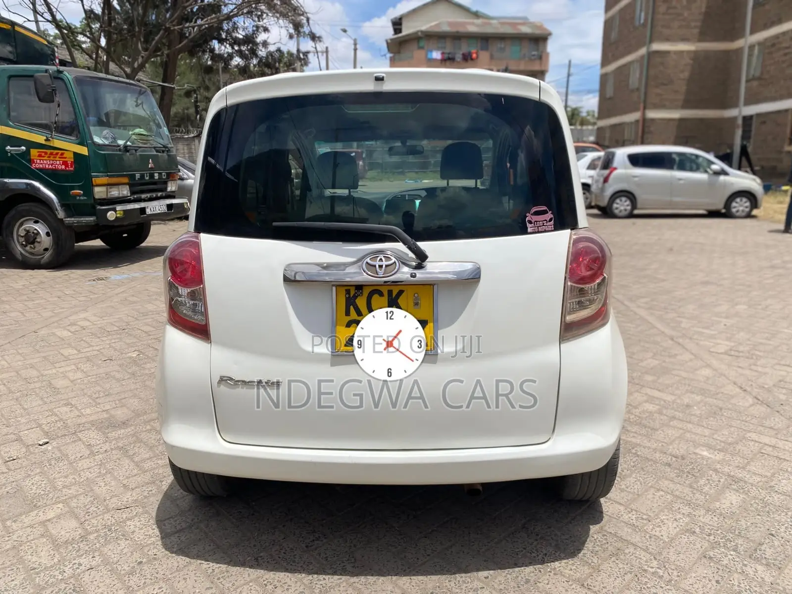 Toyota Ractis 1.3 FWD 2009 White