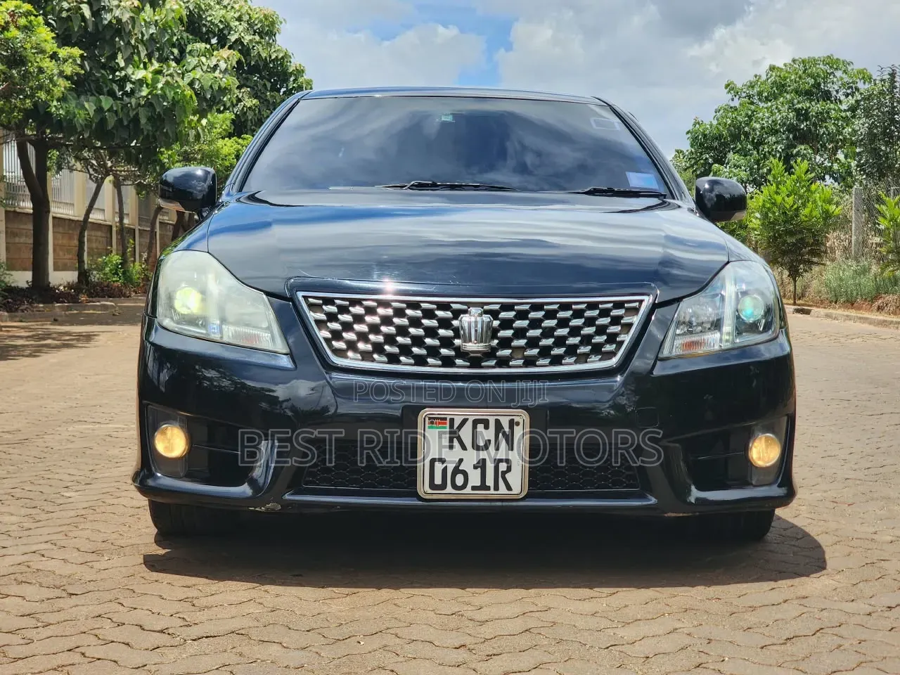 Toyota Crown 2010 Black