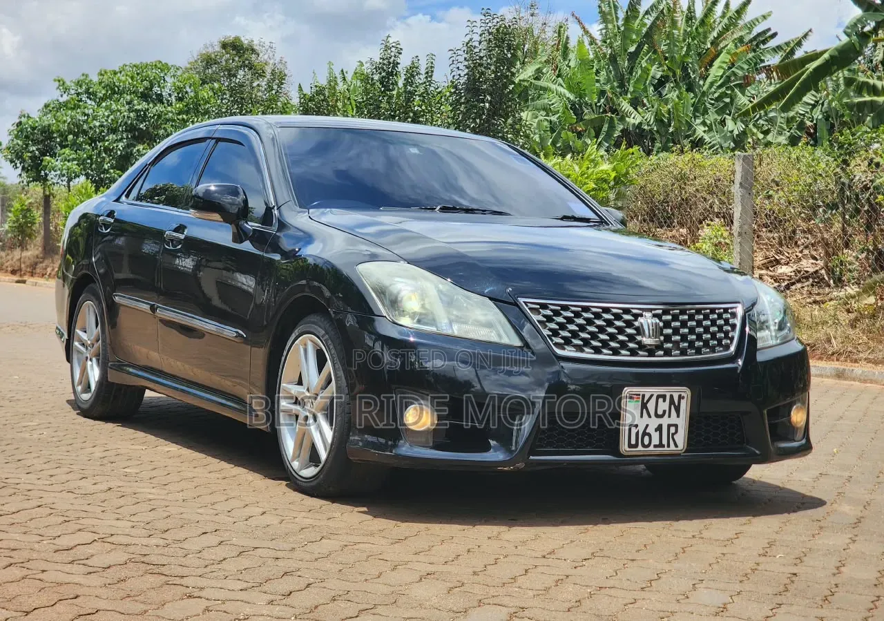 Toyota Crown 2010 Black