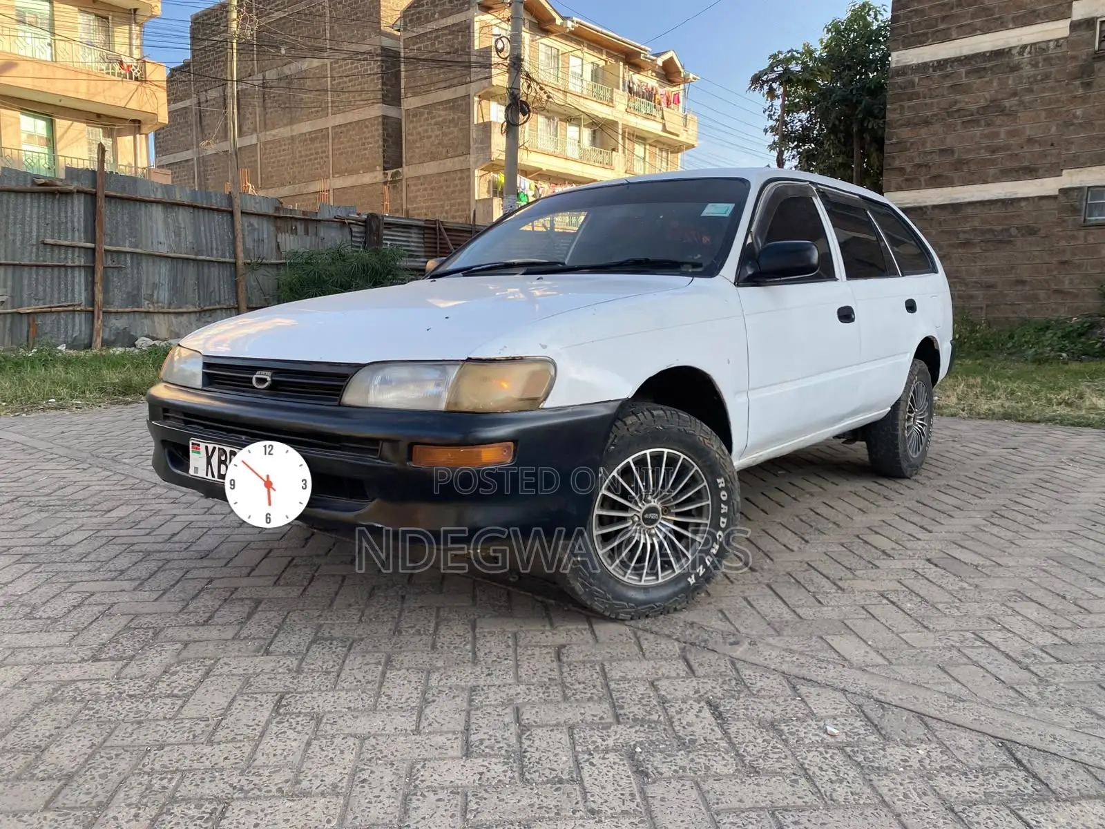 Toyota Corolla 2000 White