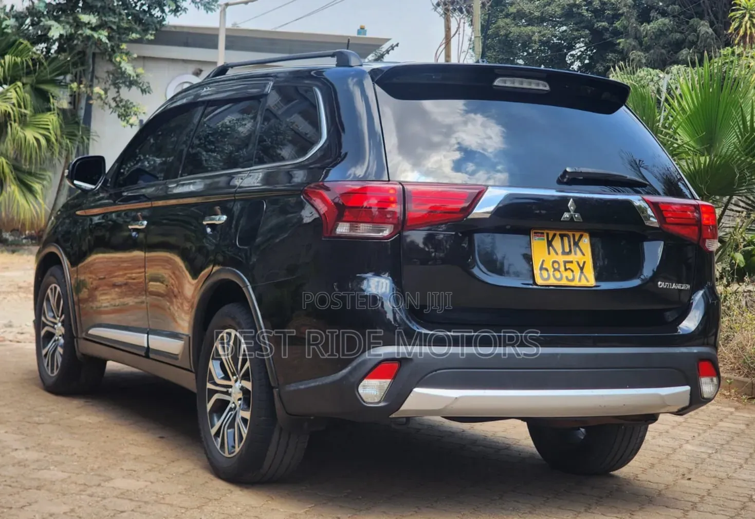 Mitsubishi Outlander SE 4dr SUV AWD (2.4L 4cyl CVT) 2015 Black