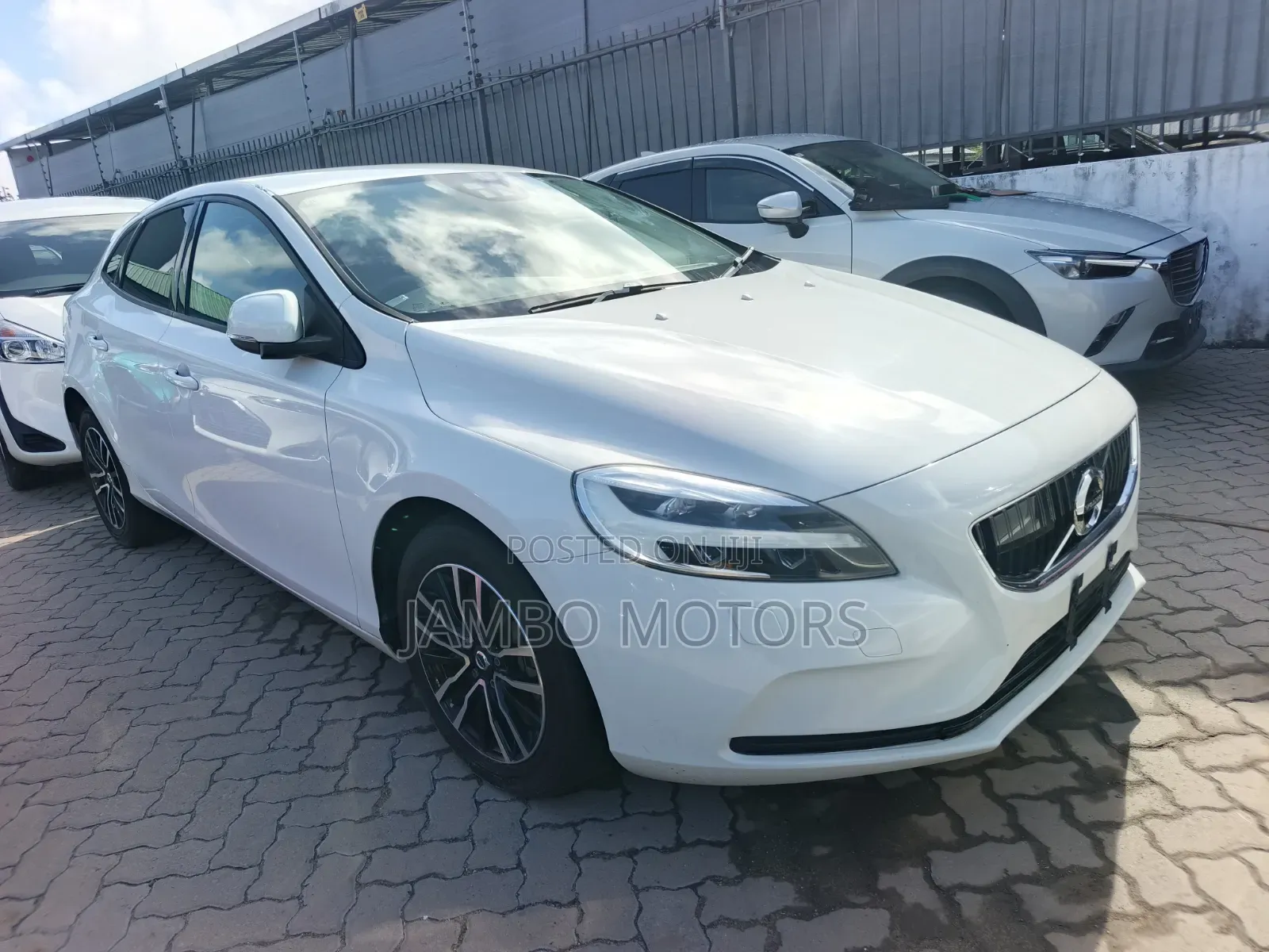 Volvo V40 2019 White