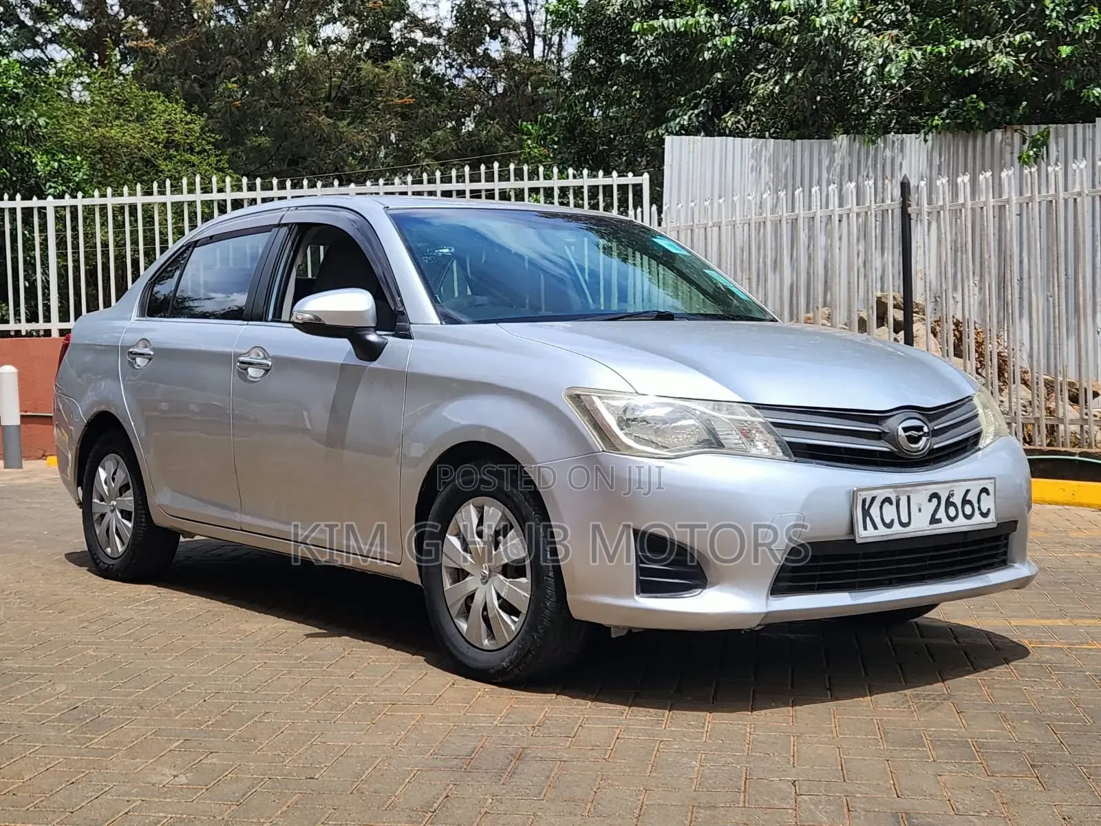 Toyota Axio 1.5 X 2WD 2012 Silver