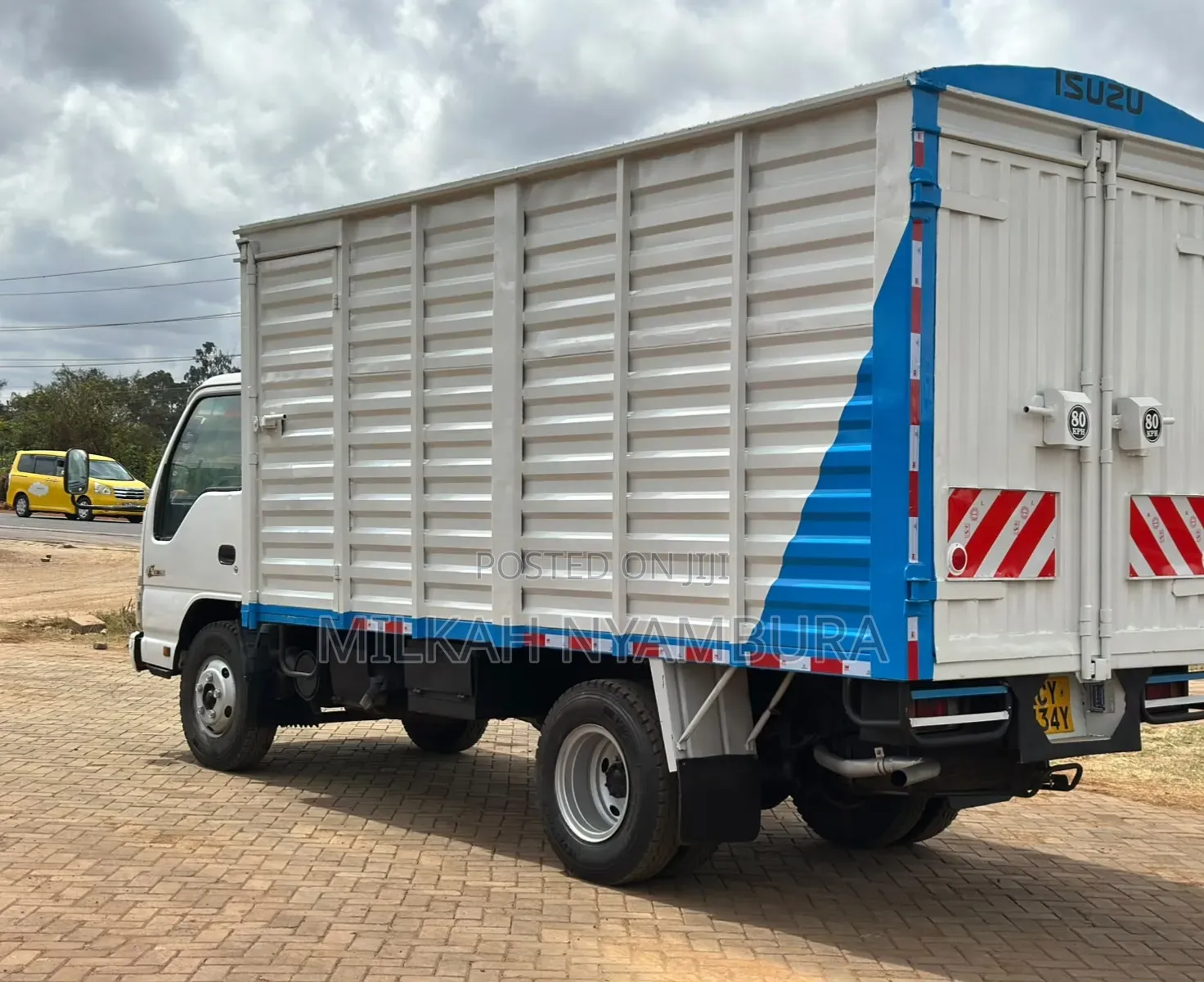 Isuzu NKR Local