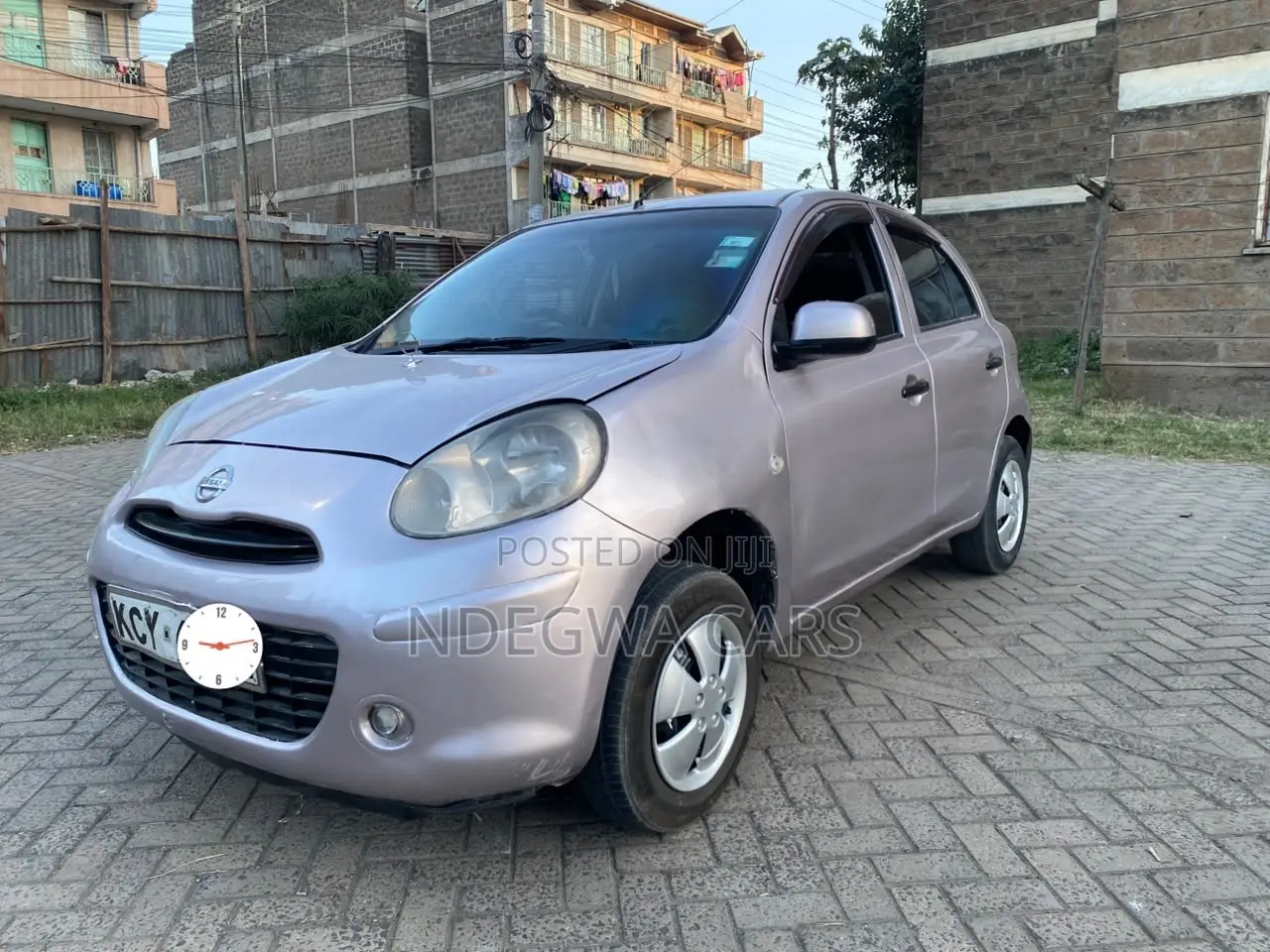 Nissan March 1.2 FWD 2012 Pink