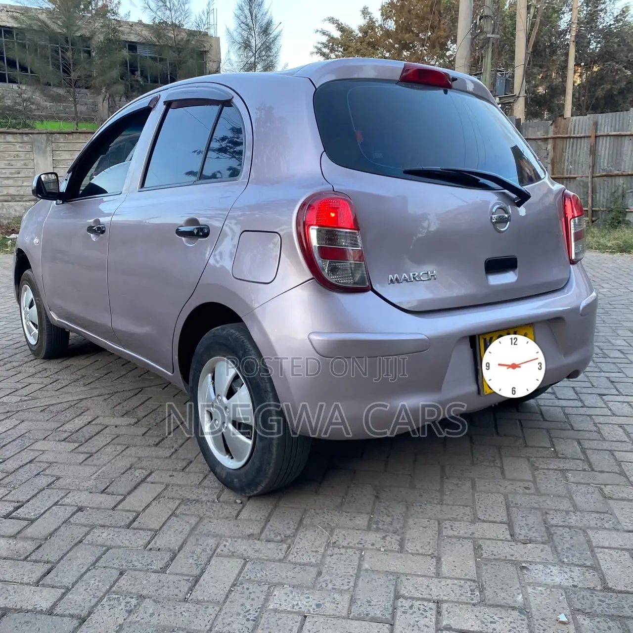 Nissan March 1.2 FWD 2012 Pink