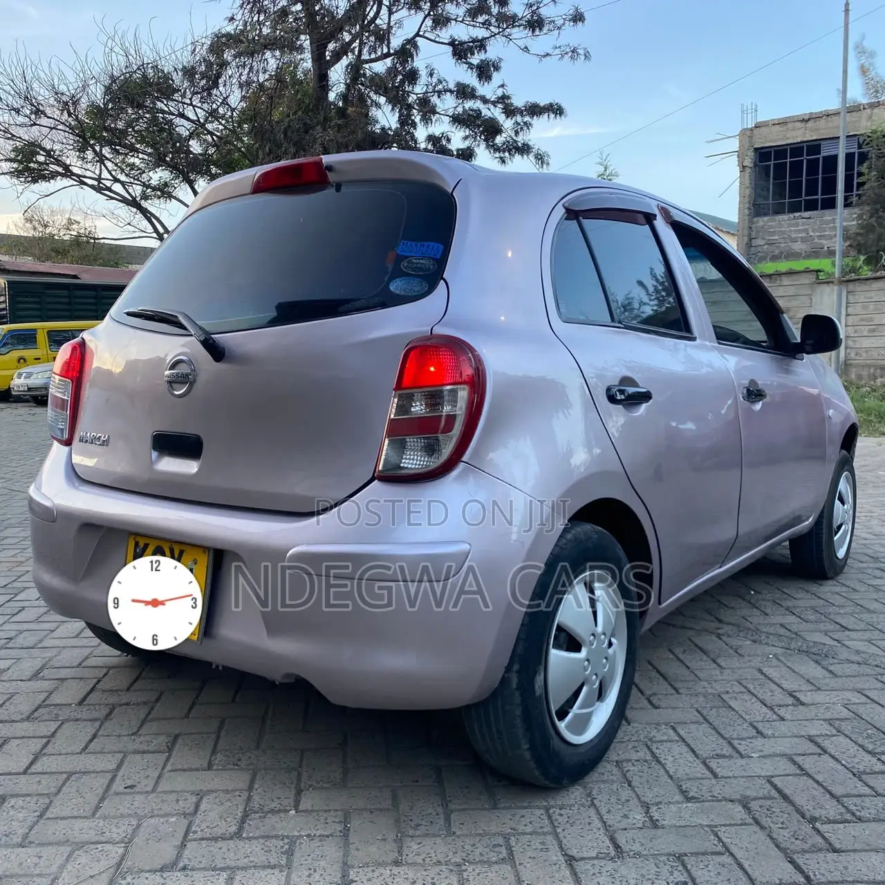 Nissan March 1.2 FWD 2012 Pink