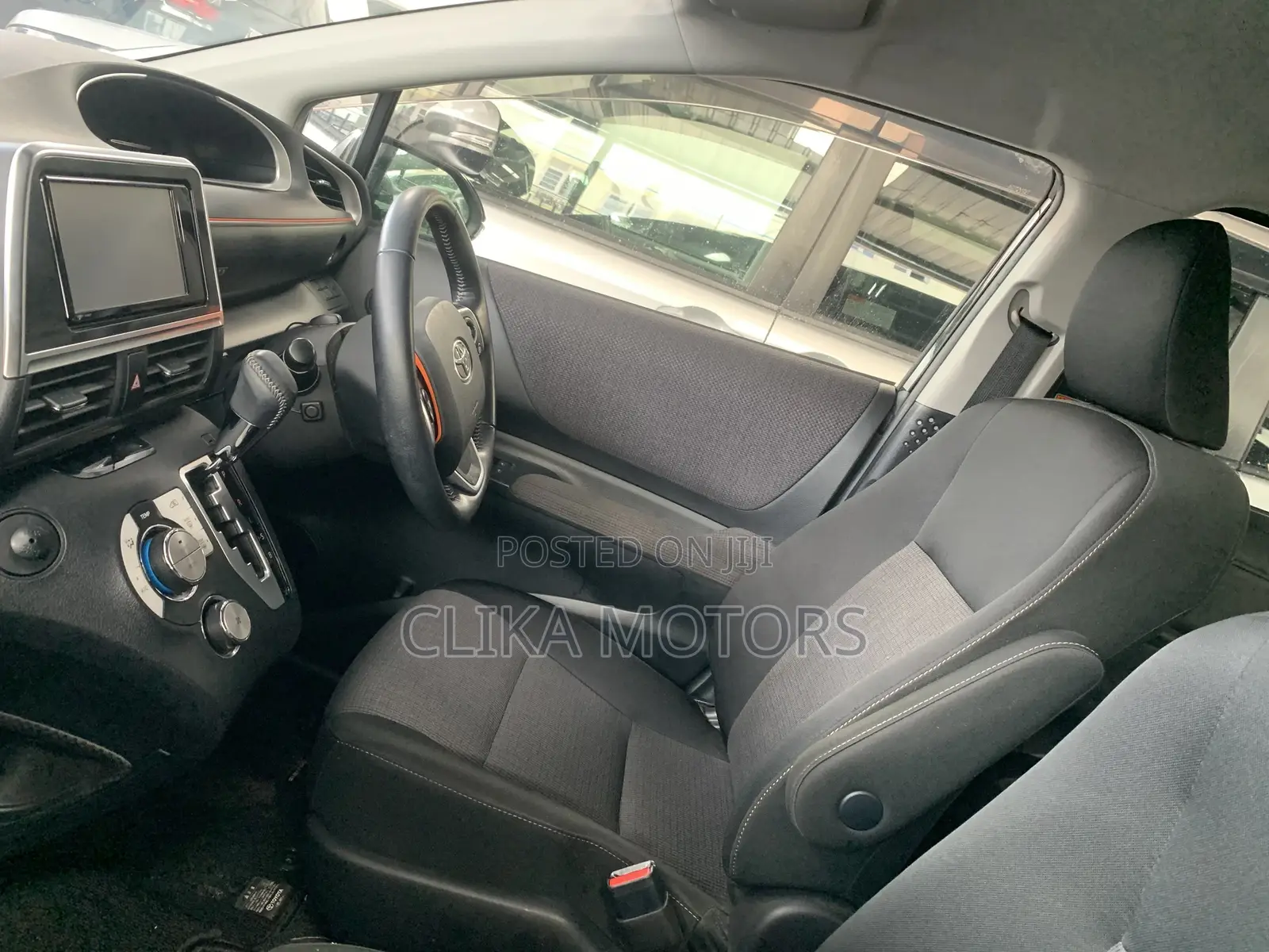 Toyota Sienta 1.5 FWD 2019 Black