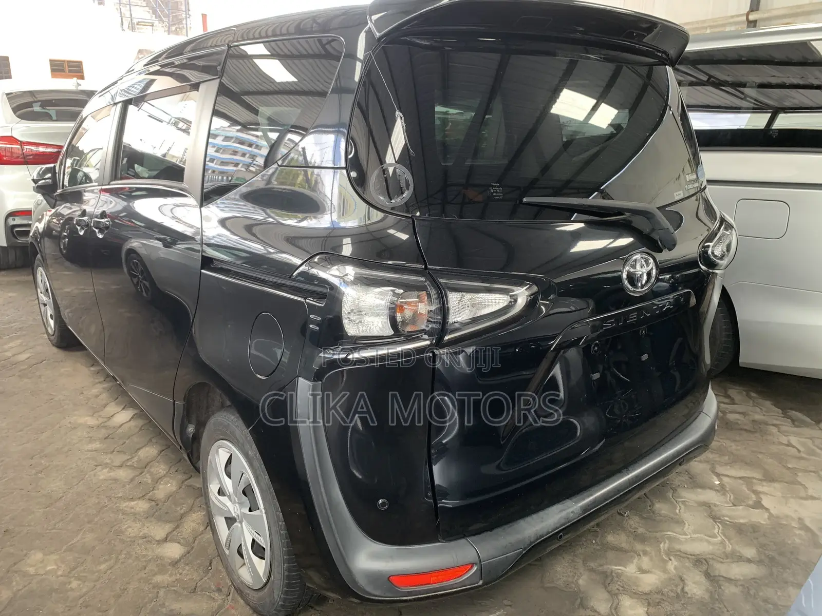 Toyota Sienta 1.5 FWD 2019 Black