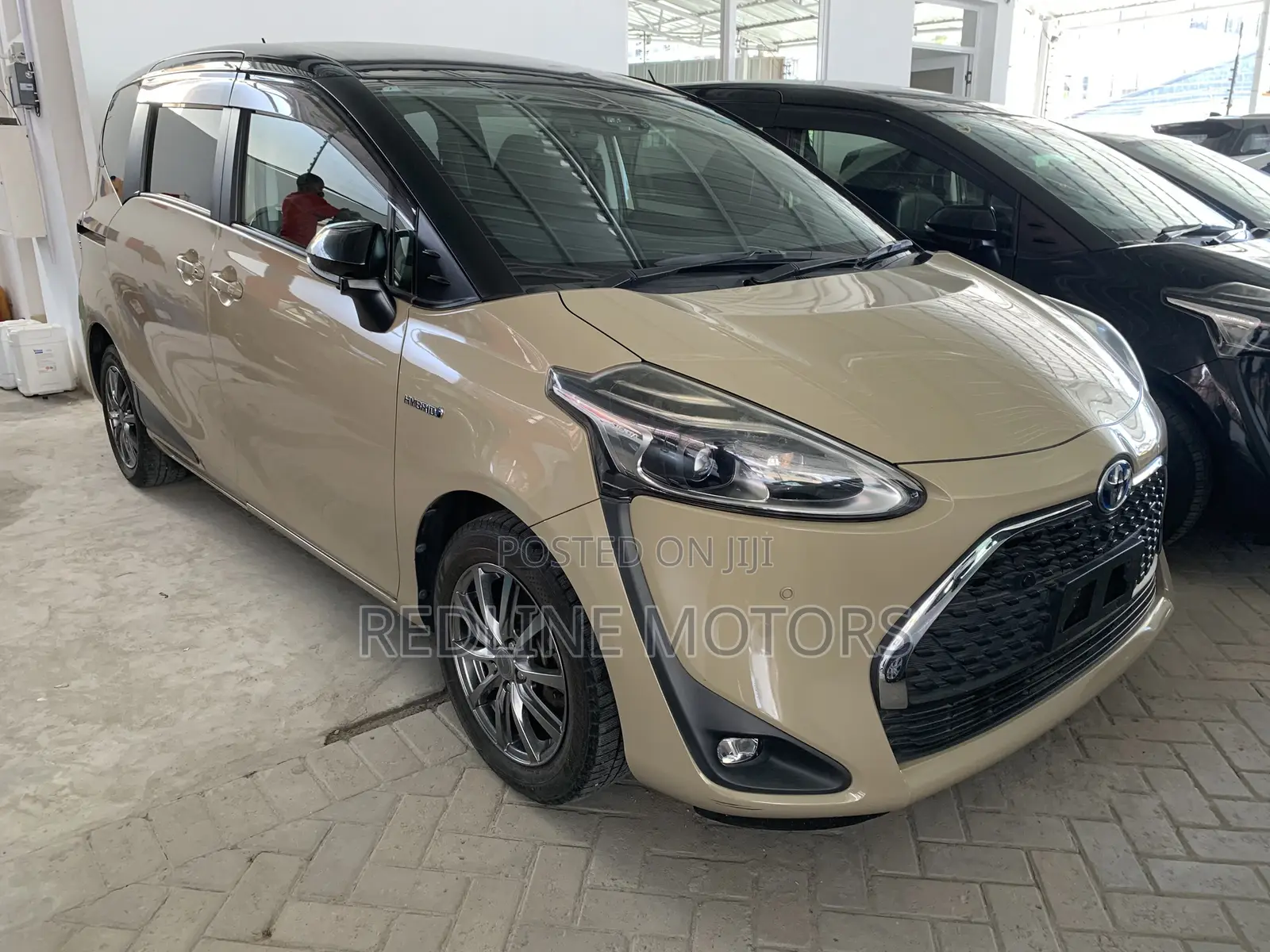Toyota Sienta 1.5 Hybrid FWD 2019 Beige