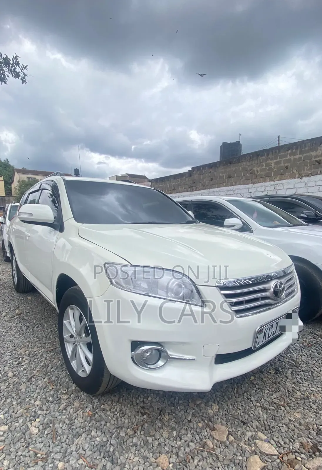 Toyota Vanguard 2009 White
