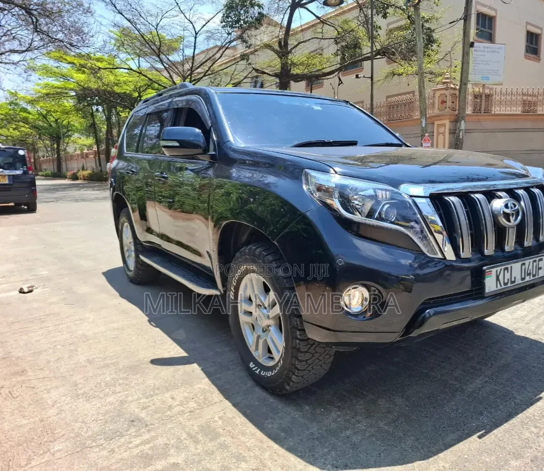 Toyota Land Cruiser Prado 2011 Black