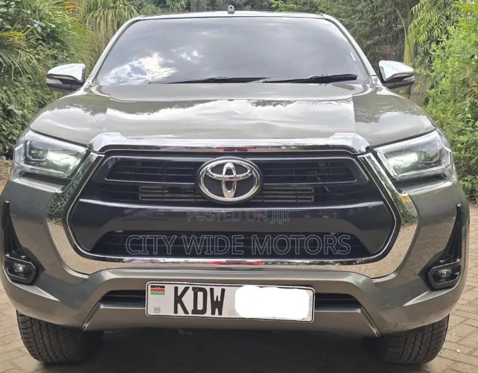Toyota Hilux 2025 Gold