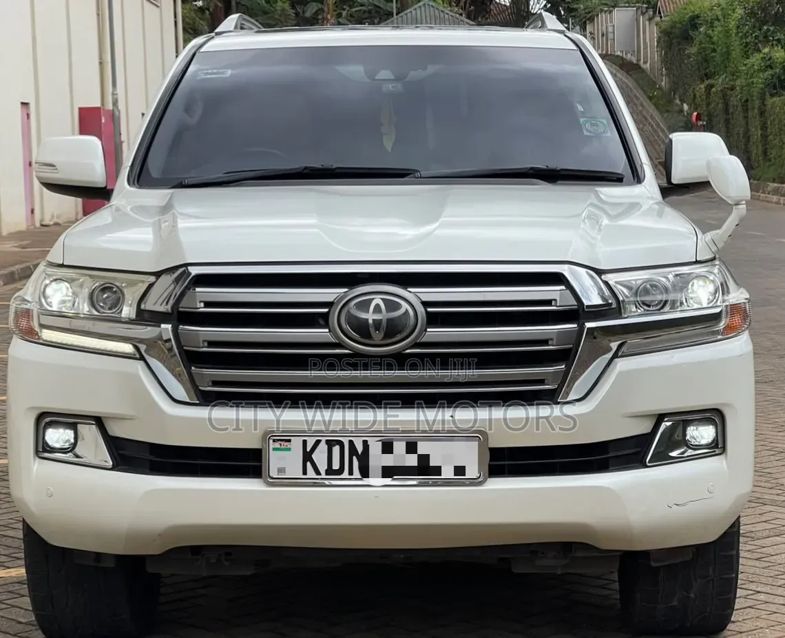 Toyota Land Cruiser 4.6 V8 ZX 2016 Pearl