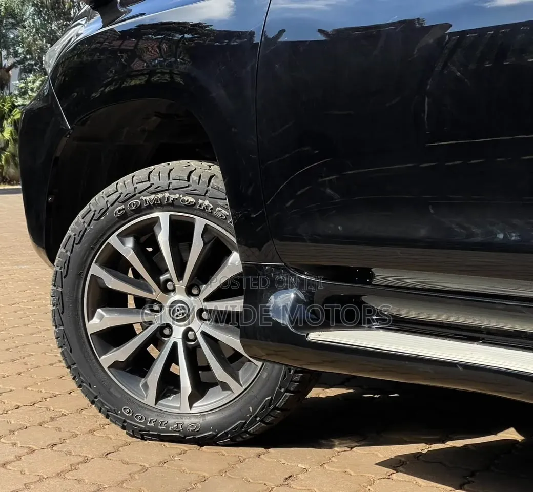 Toyota Land Cruiser Prado 2.8 2017 Black