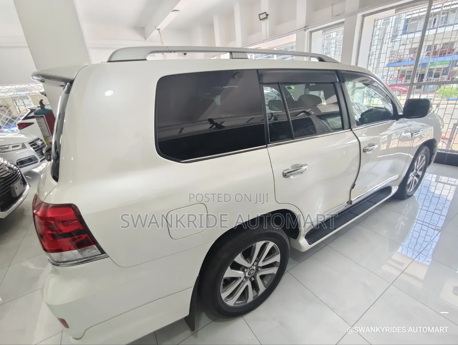 Toyota Land Cruiser 4.6 V8 ZX 2020 White