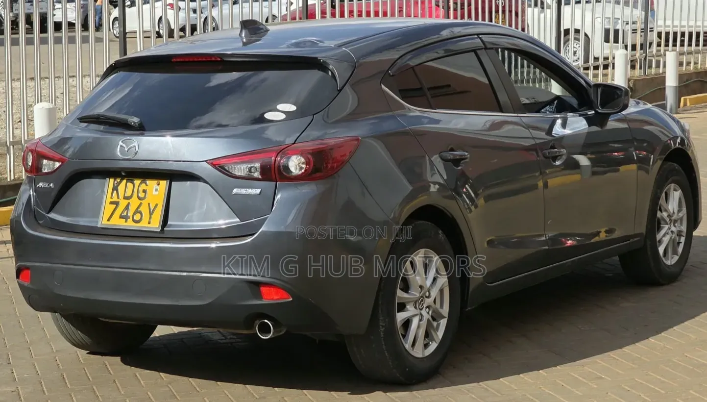 Mazda Axela SV Premium 2014 Gray