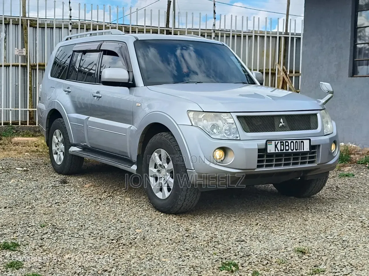 Mitsubishi Pajero V80 3.2 DI-D 2015 Silver