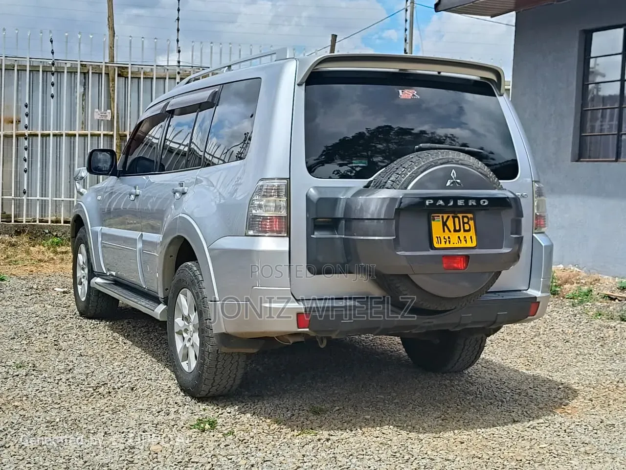 Mitsubishi Pajero V80 3.2 DI-D 2015 Silver