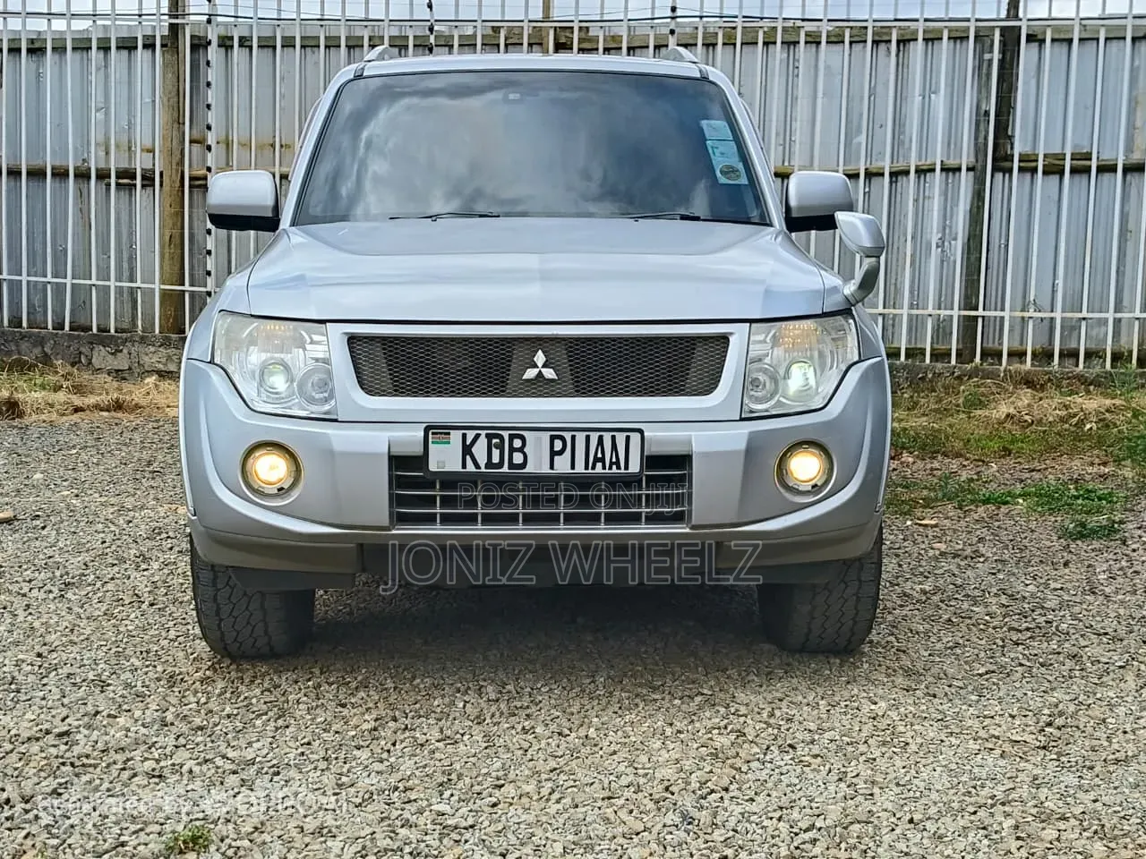 Mitsubishi Pajero V80 3.2 DI-D 2015 Silver