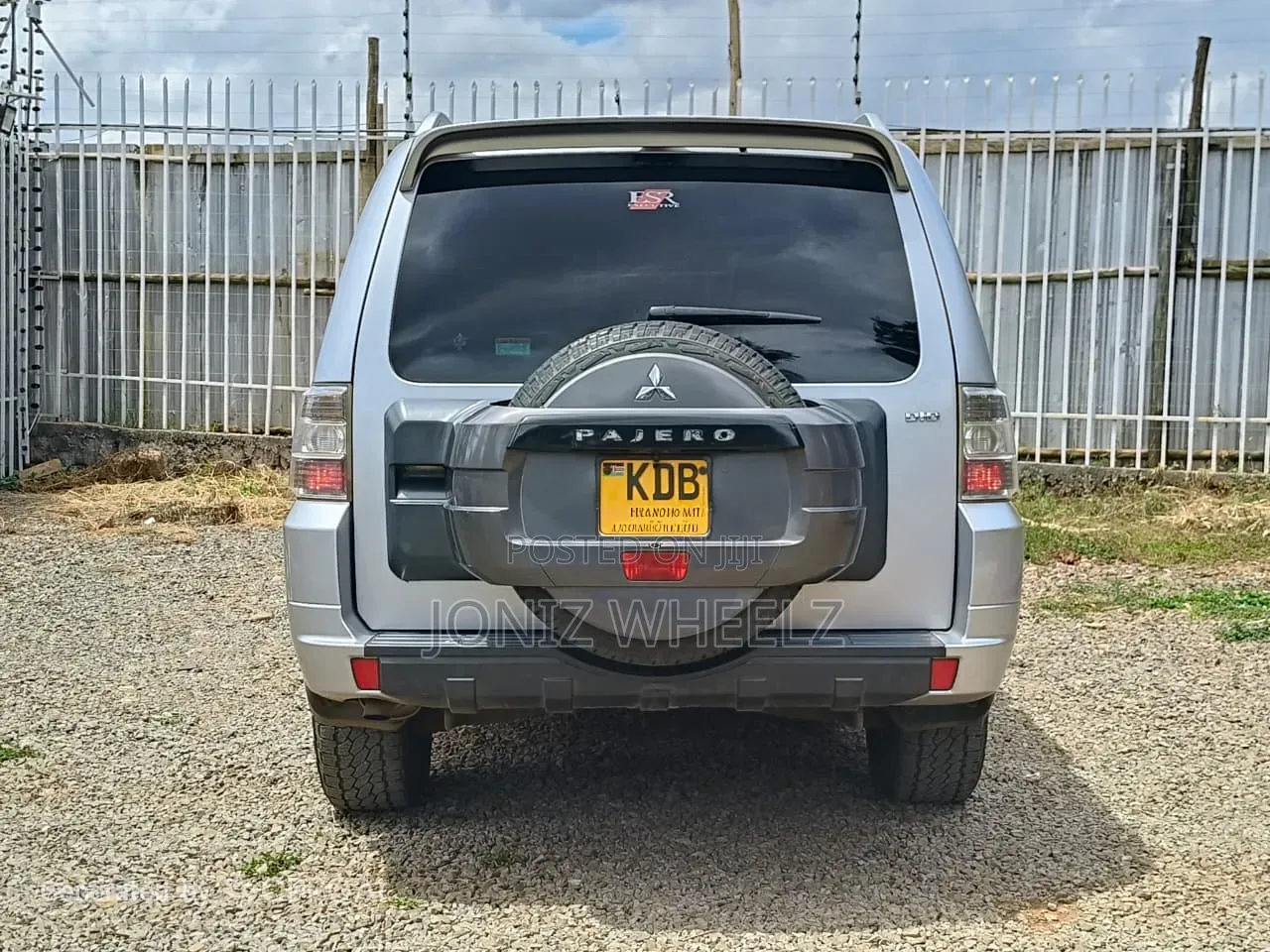 Mitsubishi Pajero V80 3.2 DI-D 2015 Silver
