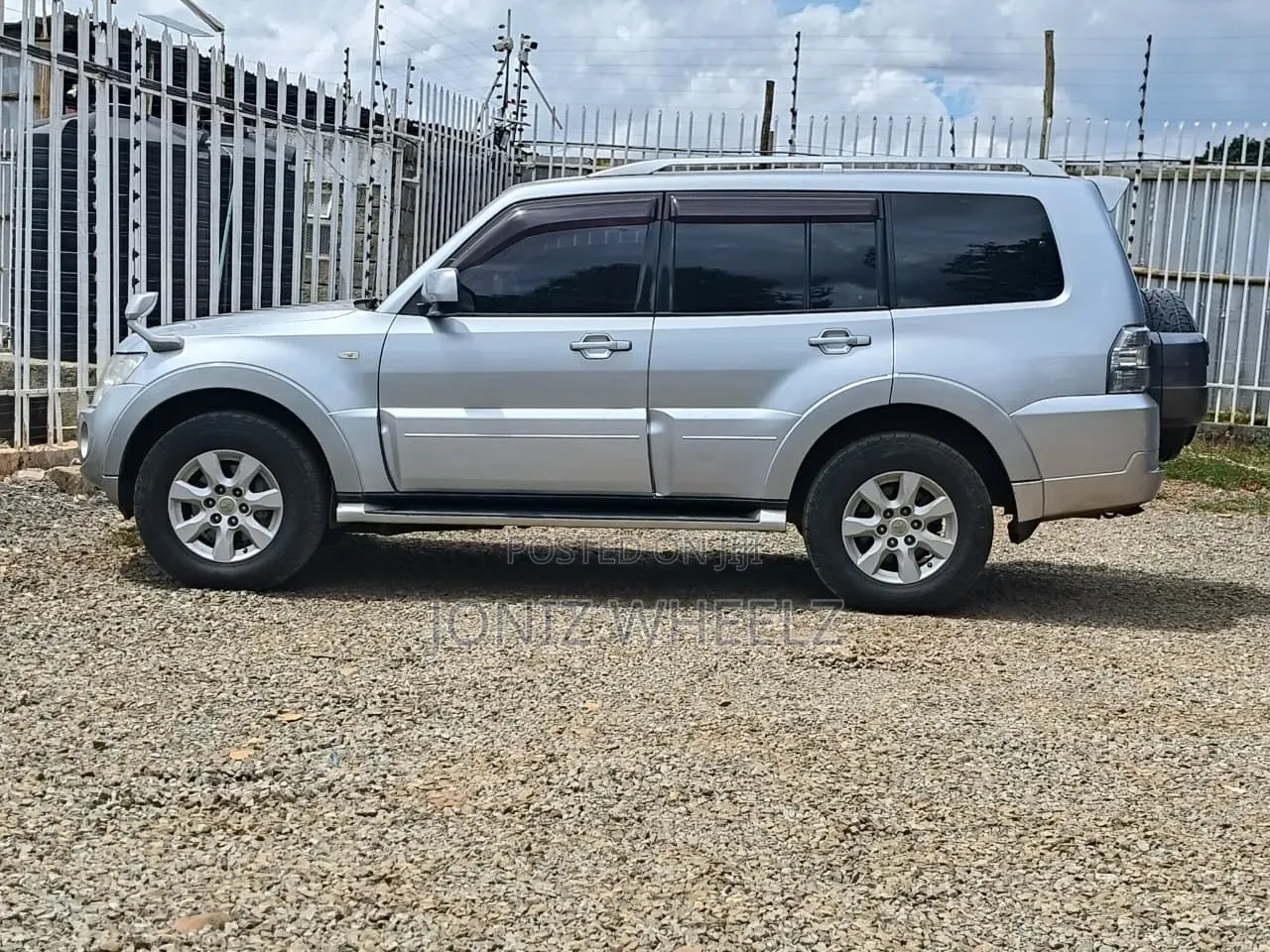 Mitsubishi Pajero V80 3.2 DI-D 2015 Silver