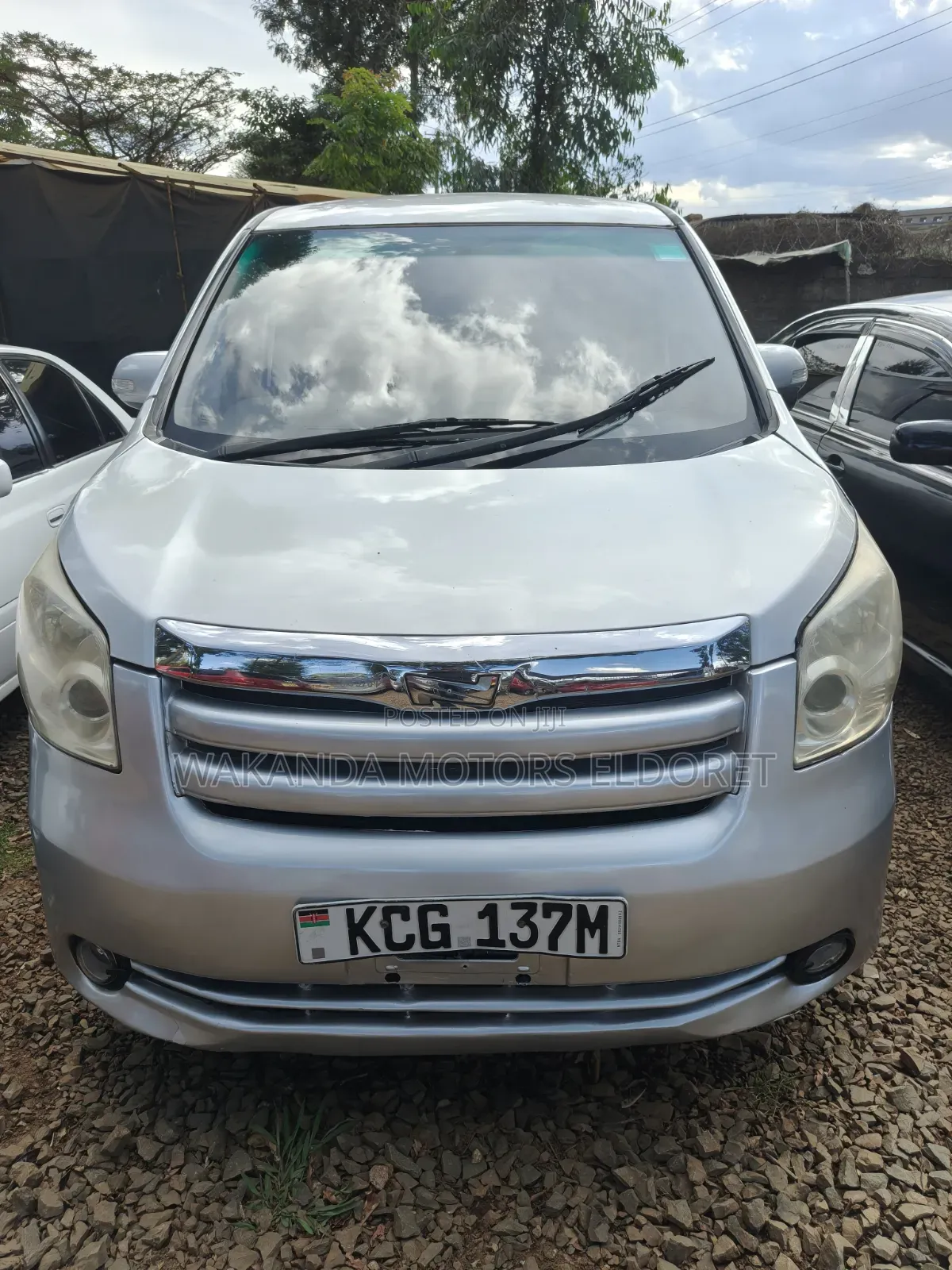 Toyota Noah 2.0 143hp FWD (7 Seater) 2008 Silver